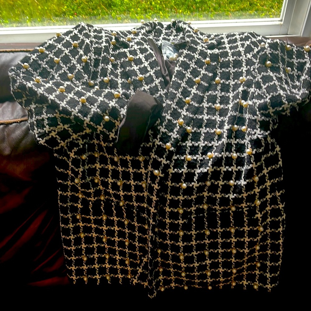COPY - Gorgeous Berek Chanel pearl blazer size xxl